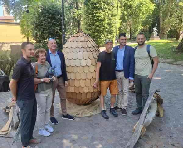 EVENTO - Il Drago Vaia nidifica a Trento, ecco l’uovo delle storie di rinascita