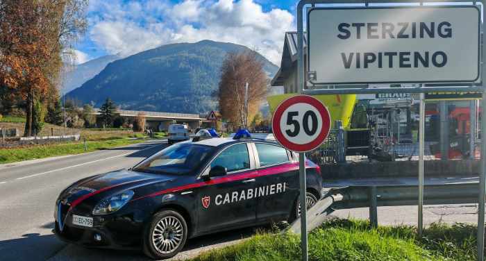 CRONACA - Vipiteno: aggrediscono un giovane, tre denunciati dai carabinieri