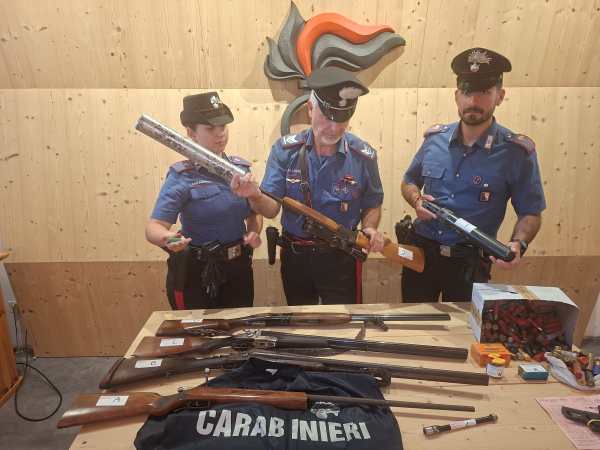 CRONACA - Val di Cembra: deteneva armi clandestine e munizioni, arrestato