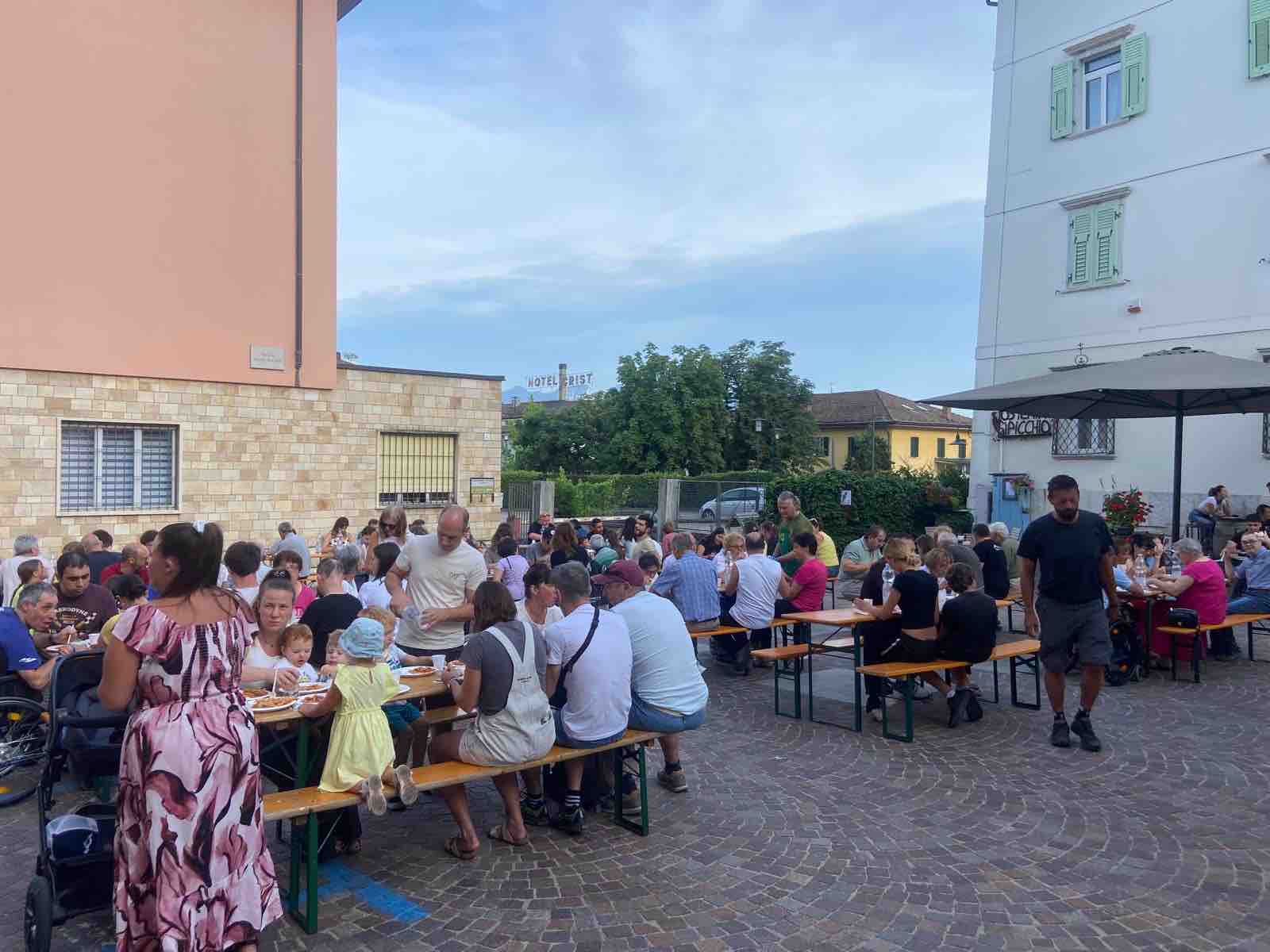 CLES - Una piazza piena di sorrisi per la festa estiva di Gsh