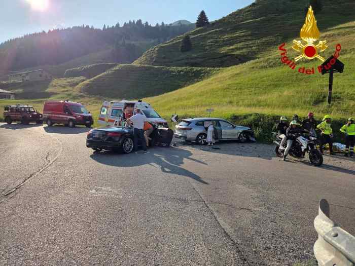 PONTE DI LEGNO - Incidente sulla statale 42 al Tonale: tre feriti
