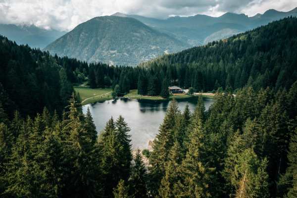 VAL DI SOLE E NON - Pellizzano: stop alle auto, il lago dei Caprioli si raggiunge con bus navetta