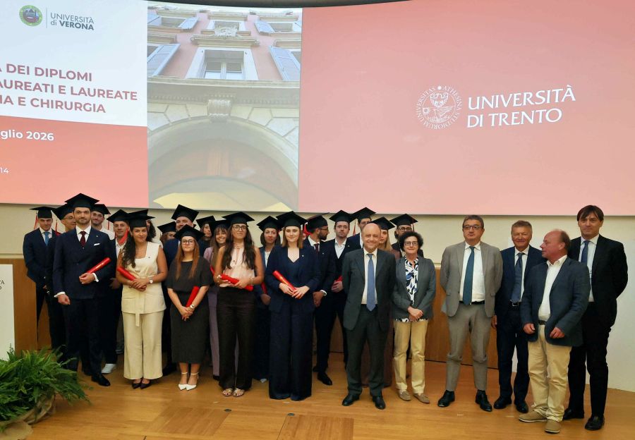 ATTUALITÀ - Medicina, l’Università di Trento festeggia le prime 28 lauree