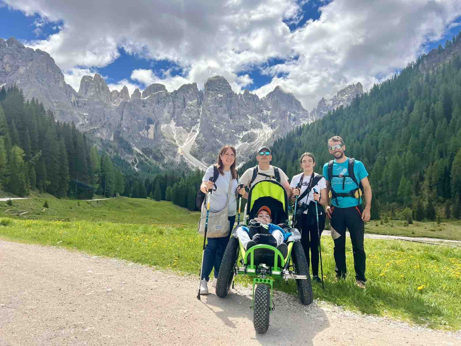 TRENTINO - In Val di Fiemme la montagna si fa accessibile con Make-A-Wish e il desiderio di Maria Pia