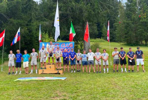 TRENTINO - Sci d'erba: a Malga Rivetta dominano Buio e Seganti