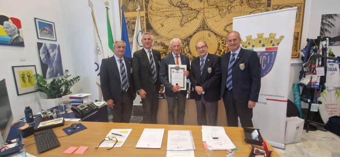 ATTUALITÀ - L'Unuci conferisce il titolo di Socio Onorario a Luciano Buonfiglio