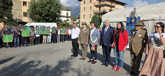 VALLE CAMONICA - Grande partecipazione all'Adunata degli alpini di Paspardo