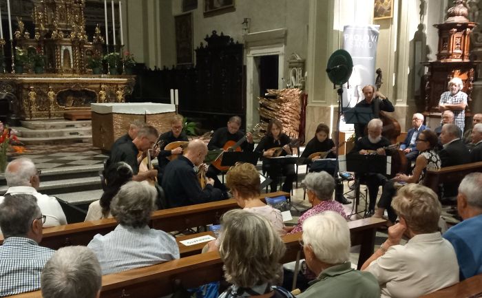CULTURA - Chiesa di Ponte di Legno strapiena per il concerto dedicato a San Paolo VI