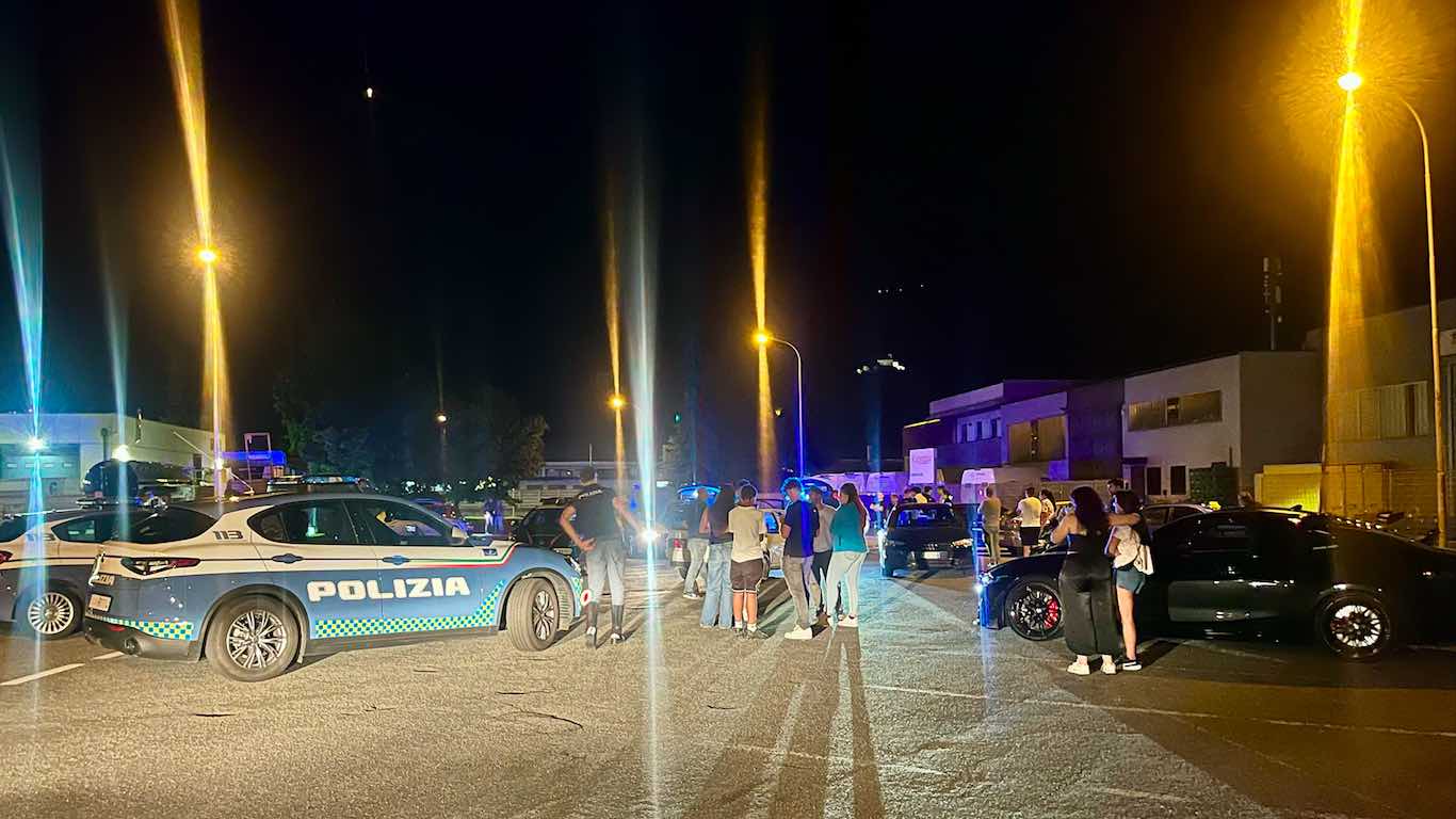 VALTELLINA - Gara clandestina Fast&Furious in zona industriale a Tirano, denunciato 24enne