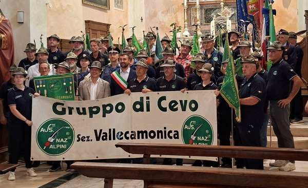 VALLE CAMONICA - Il gruppo alpini di Cevo ha festeggiato il 65esimo anniversario di fondazione