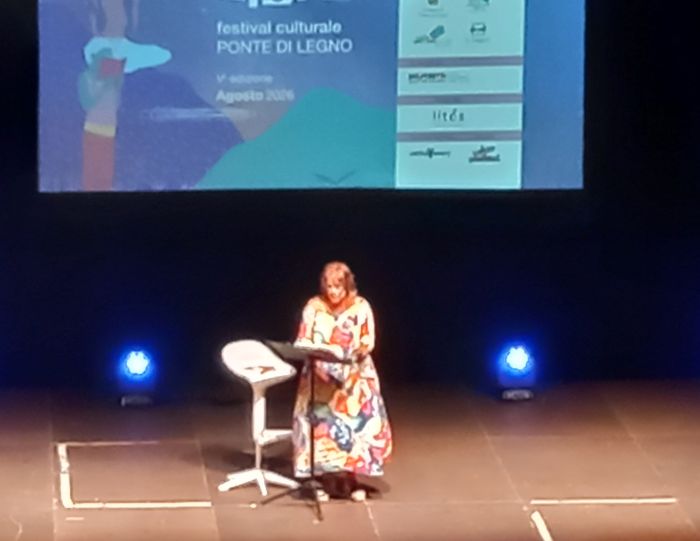 EVENTO - L'attrice Lella Costa incanta il pubblico a Ponte di Legno