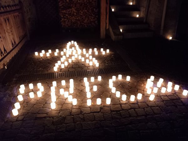 PONTE DI LEGNO - Il borgo di Precasaglio illuminato con 2.000 candele