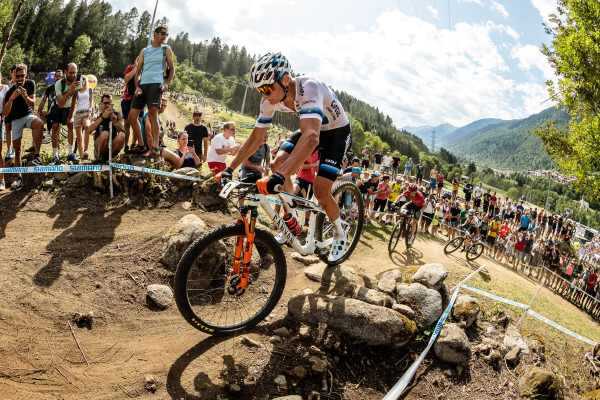 SPORT - Mondiale MTB in Val di Sole: Van der Poel e Pidcock guidano la caccia all’iride