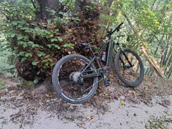 CRONACA - Cade in un dirupo sul sentiero per Punta Almana, muore biker