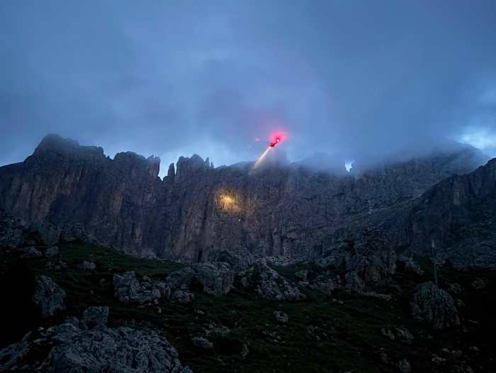 VAL DI FASSA - Soccorsa una cordata sulla via Clara alla V Torre del Masarèm
