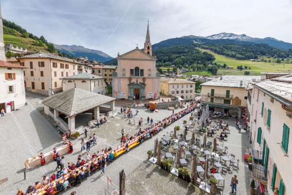 EVENTO - Torna a Bormio la Pizzoccherata più lunga d'Italia