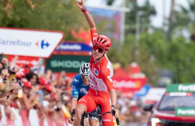 SPORT - Ciclismo, Vuelta: Pogacar cade nell'ottava tappa e si ritira