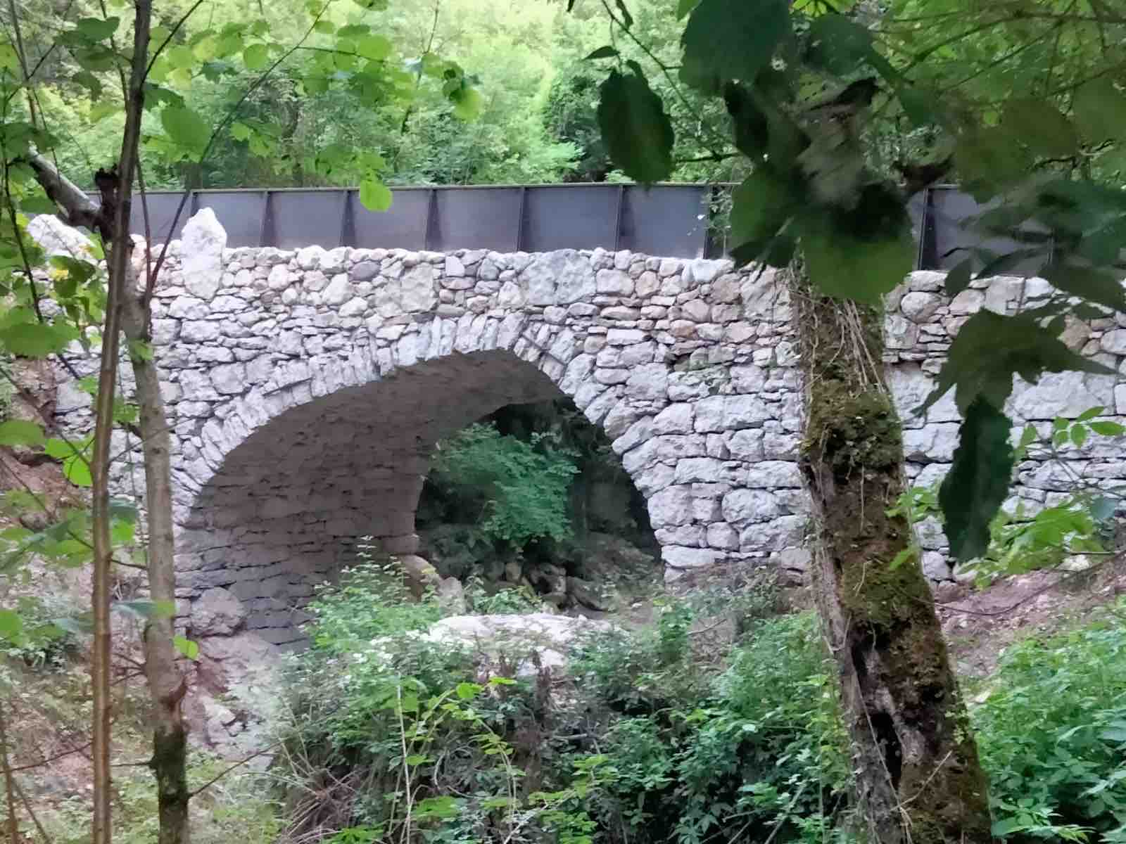 TRENTINO - Restaurato l’antico ponte di Seandre sul torrente Sorna