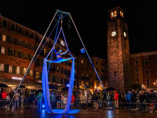 EVENTO - Tarzan porta la sua giungla a Riva del Garda per la “Notte di Fiaba”