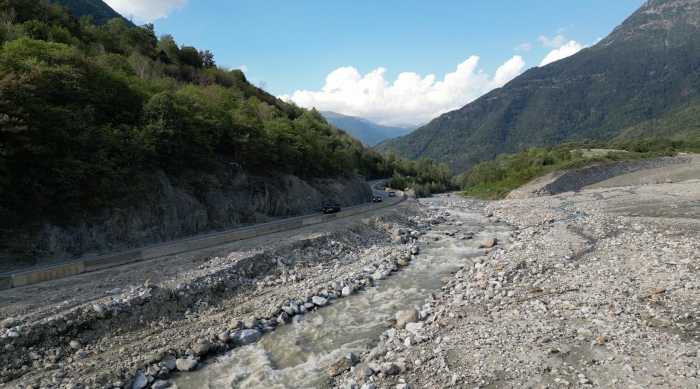 VALLE CAMONICA - Rimuovere il materiale dall'alveo dell'Oglio e strade alternative alla statale 42