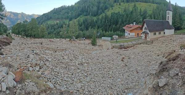 TRENTINO - Tesero: proseguono i lavori per liberare la Sp 215 di Pampeago
