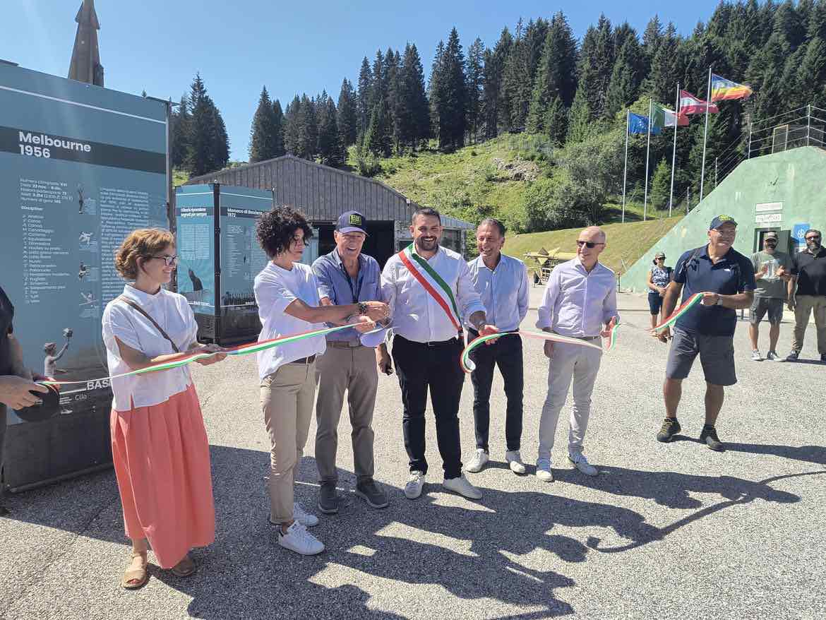 ATTUALITÀ - A Base Tuono un nuovo aereo e la mostra sul rapporto tra Olimpiadi e Guerra Fredda