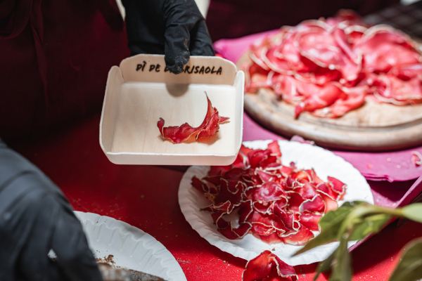 EVENTO - L'autunno a Chiavenna si annuncia con il Dì de la brisaola