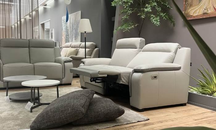 VALLE CAMONICA - Niardo, promozioni speciali su divani nello showroom Spadacini