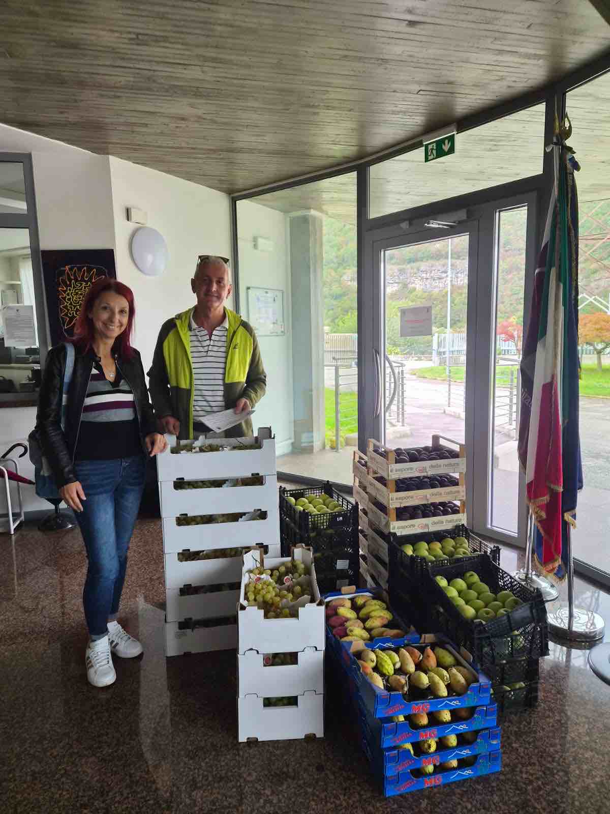 TRENTINO - Commercio abusivo, 100 kg di frutta sequestrati e donati ai bisognosi ad Ala