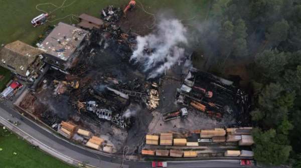 CRONACA - Incendio devasta laboratorio di falegnameria ad Aldino