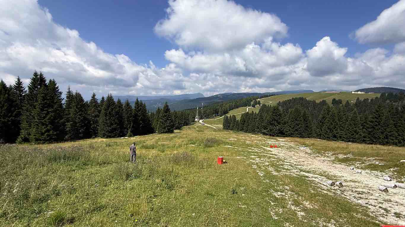 ATTUALITÀ - Sull'Altopiano di Asiago la riqualificazione della pista da sci Melette 2000 parte dai prati