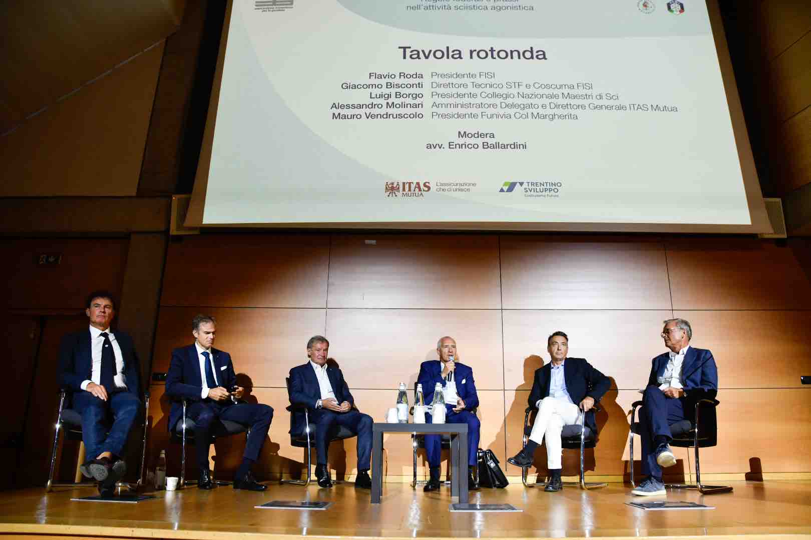 TRENTINO - Oltre 120 persone a Rovereto per il convegno sulle regole federali nello sci agonistico