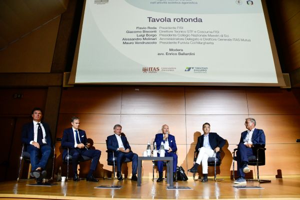 TRENTINO -  Sicurezza in pista e regole federali nello sci agonistico