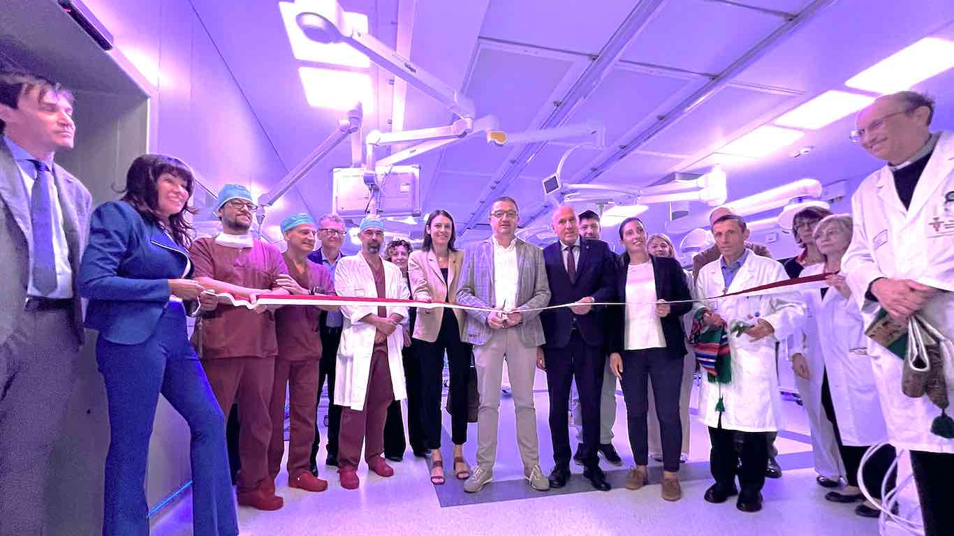 ATTUALITÀ - Trento, al Santa Chiara inaugurata la nuova Sala operatoria ibrida