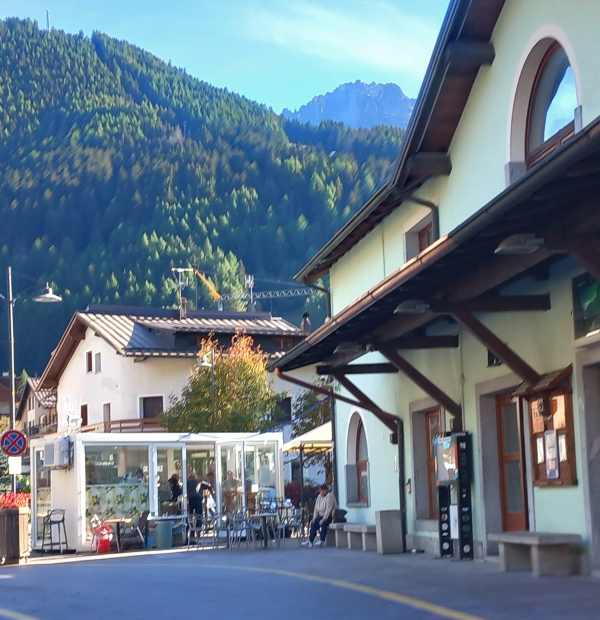 VALLE CAMONICA - Ponte di Legno, il bar dell'autostazione si rifà il lifting