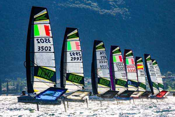 VELA - Primo giorno di regate al Campionato Italiano Classi Foil di Malcesine