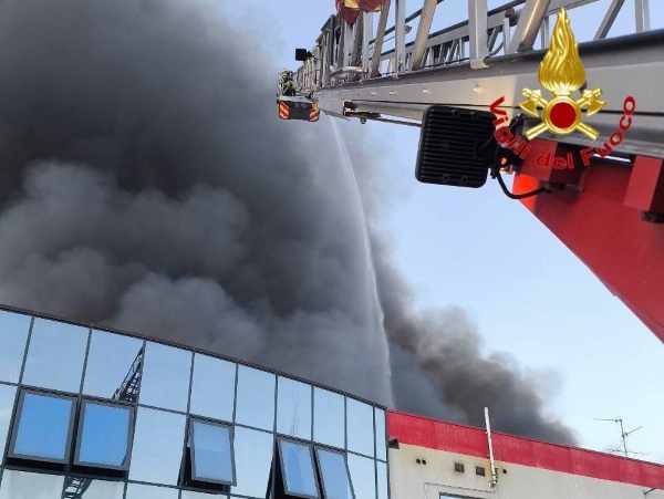 CRONACA - Devastante incendio a Cazzago San Martino