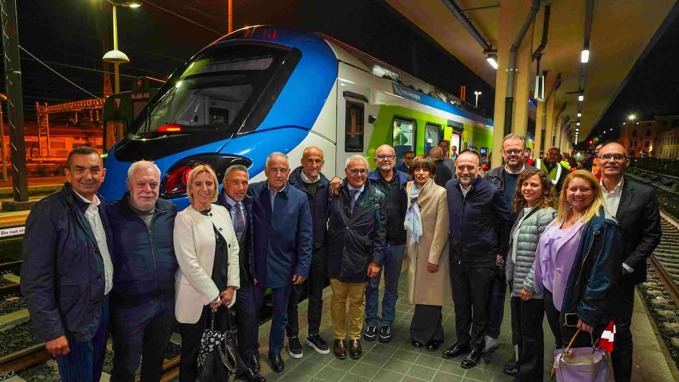 SEBINO - Iseo, visita assessori Lucente e Terzi ai test dinamici del treno a idrogeno