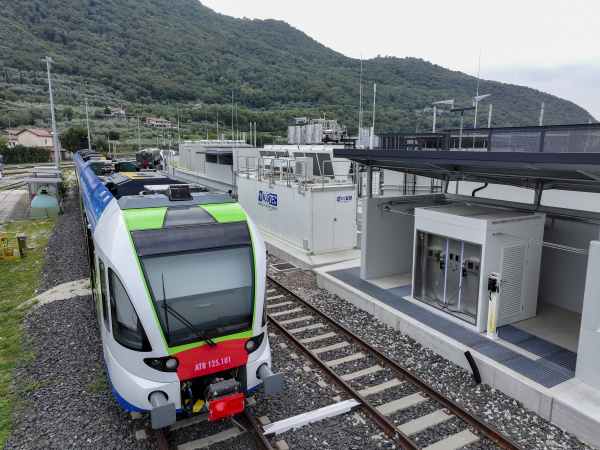 ATTUALITÀ - Edolo: pronto l'impianto di produzione e distribuzione di idrogeno