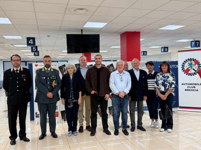 EVENTO - Inaugurata all’Automobile Club Brescia la mostra "33 - Cicatrici indelebili"